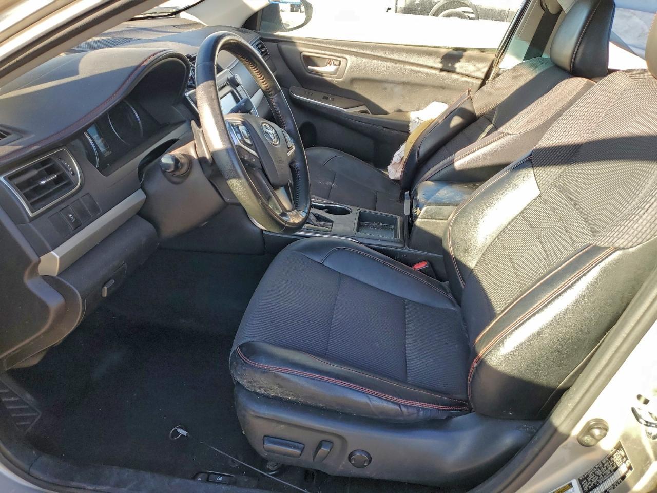 2016 Toyota Camry Le - Фото 7