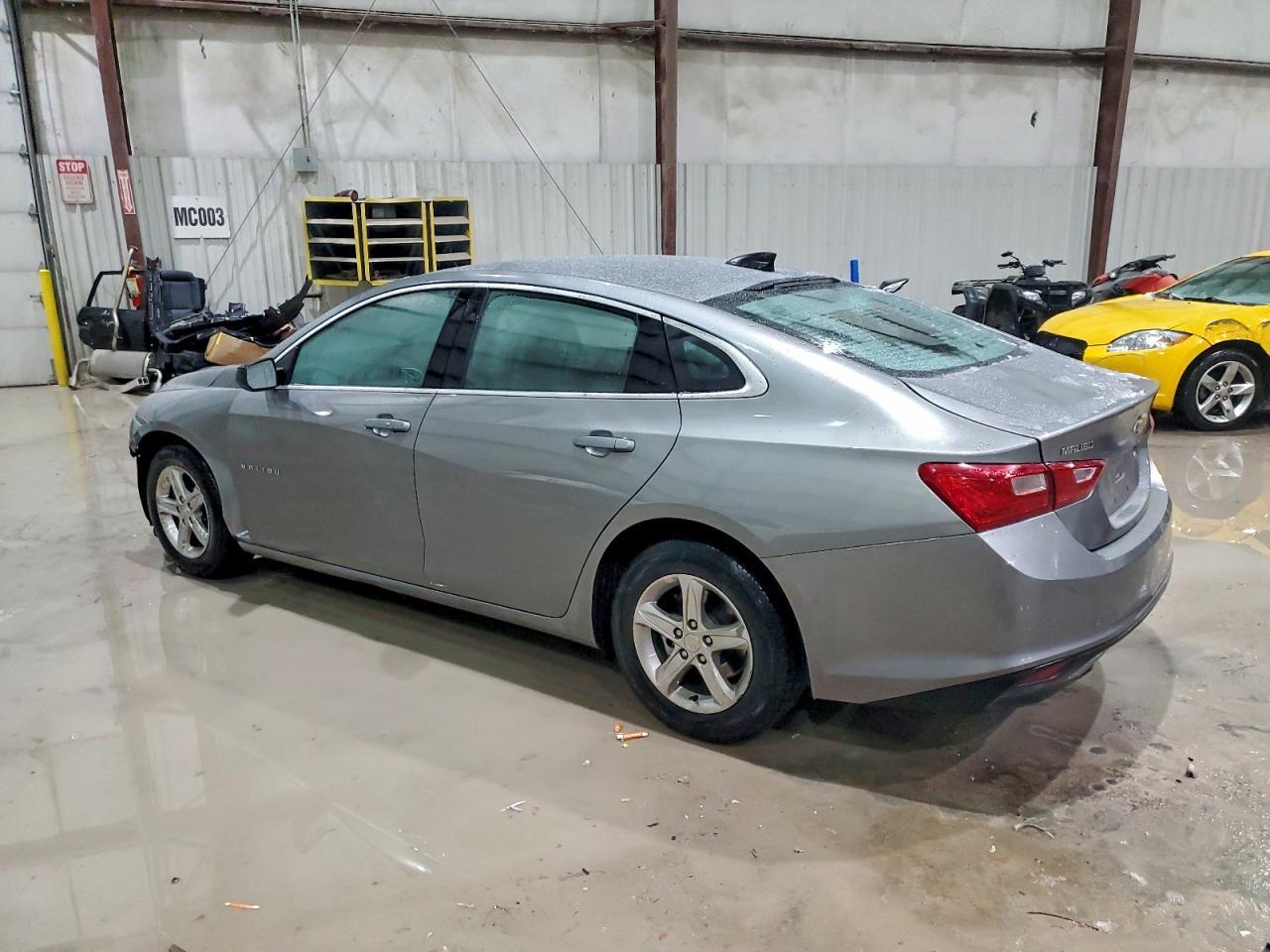2023 Chevrolet Malibu Ls - Фото 2