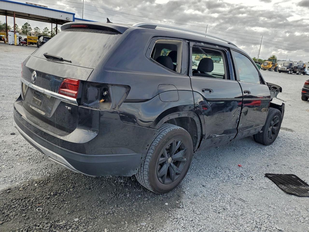 2018 Volkswagen Atlas S - Image 3