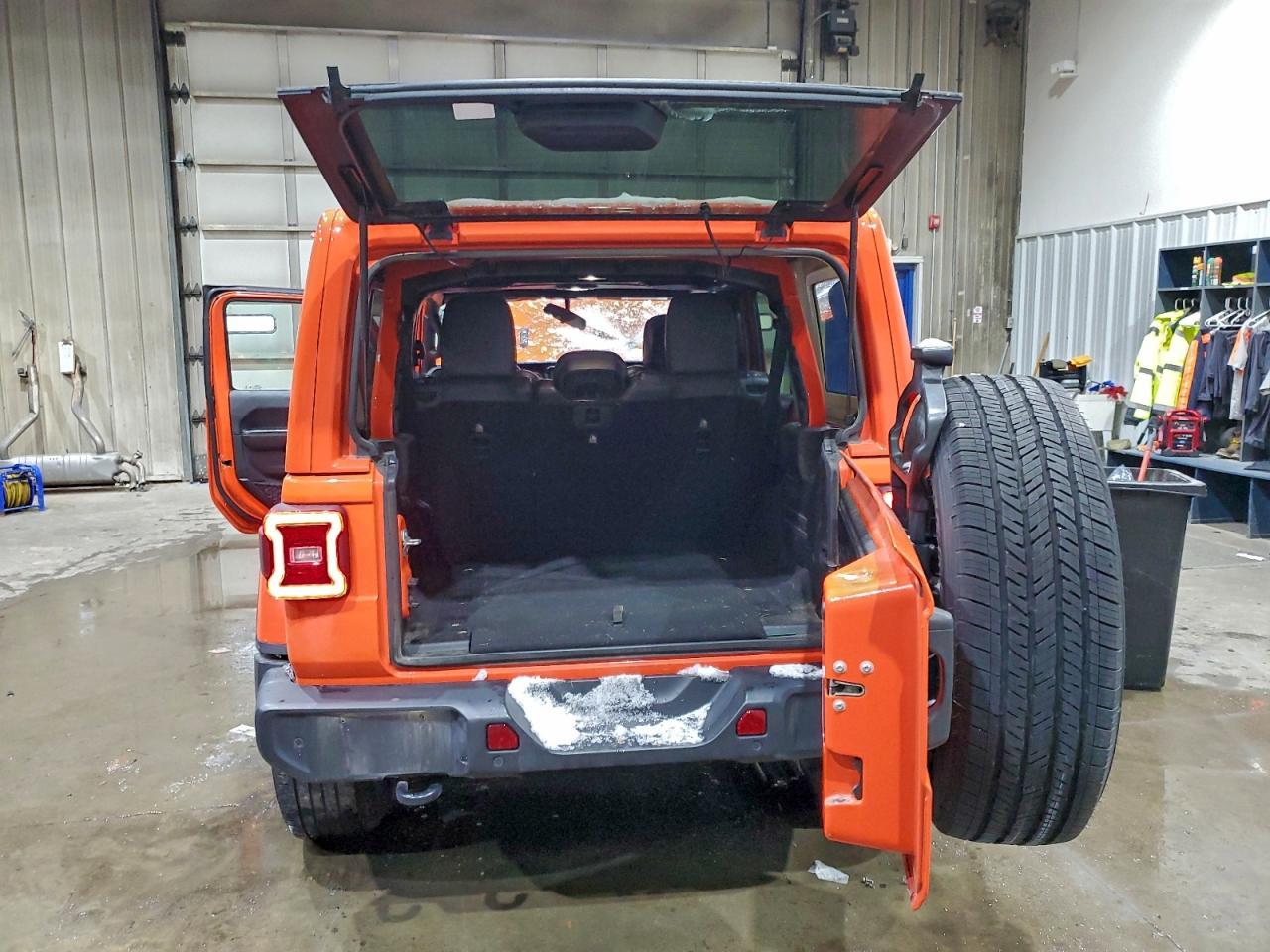 2018 Jeep Wrangler Unlimited Sahara - Фото 6