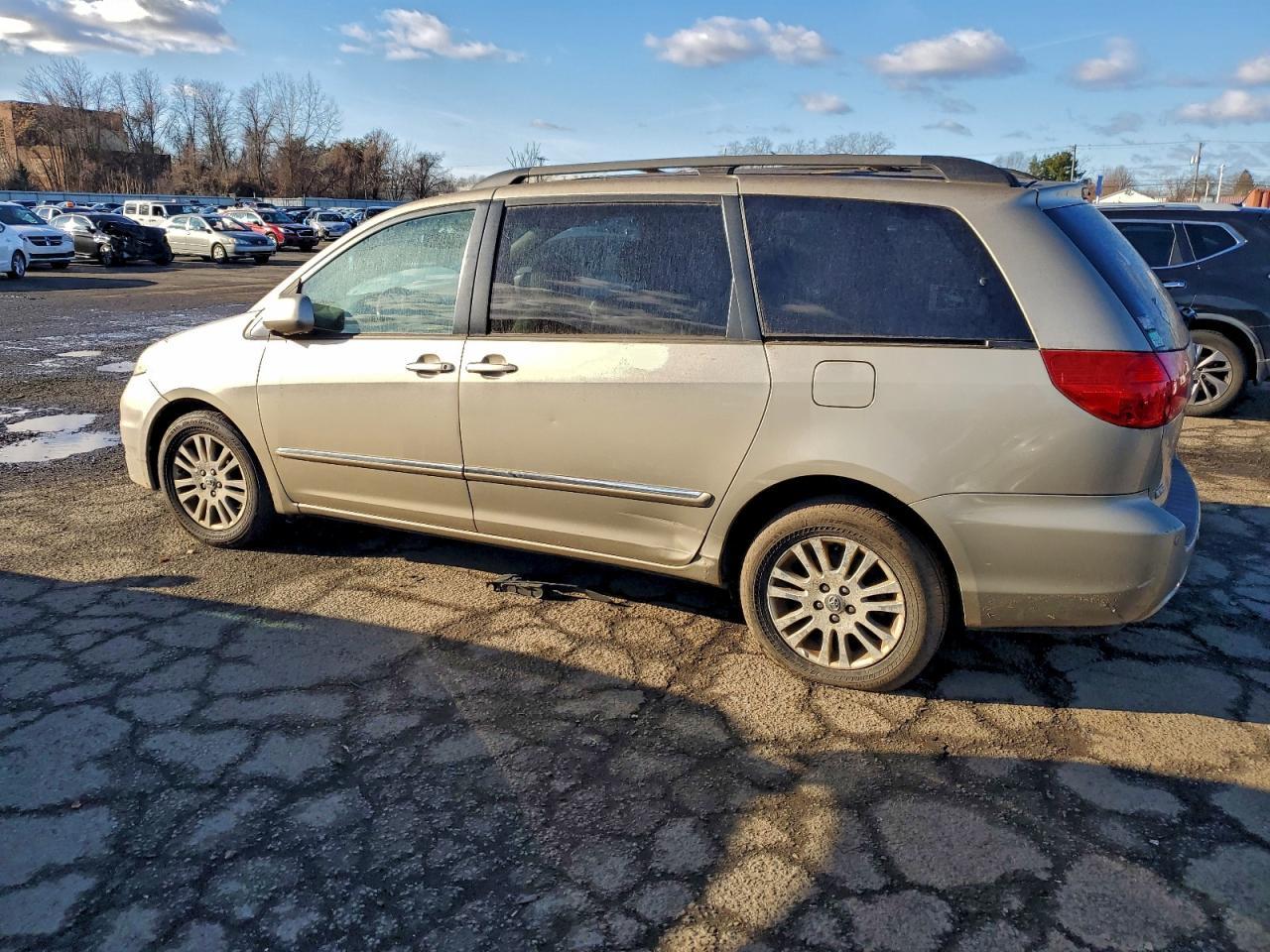 2008 Toyota Sienna Xle - Image 2