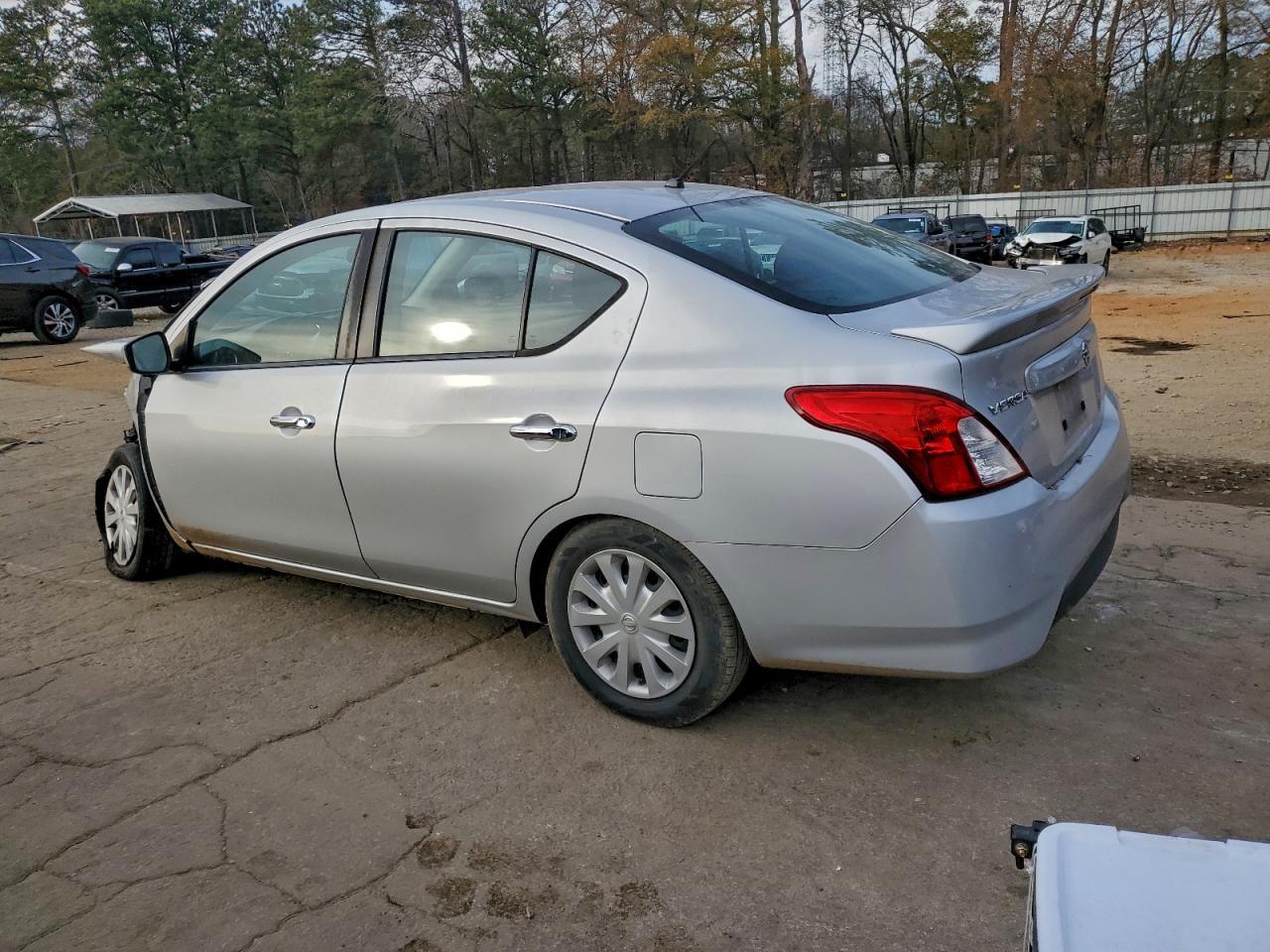 2017 Nissan Versa 1.6 Sv - Фото 2