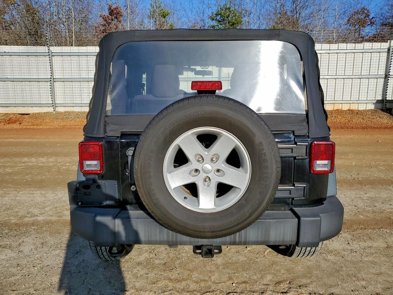 2015 Jeep Wrangler Sport - Фото 6