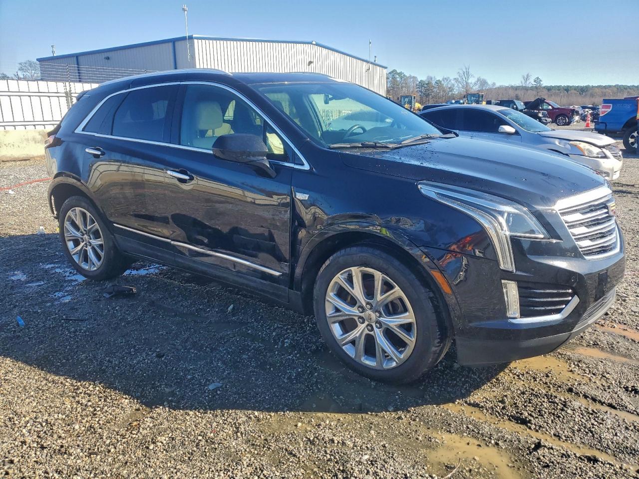 2017 Cadillac Xt5 Luxury - Image 4