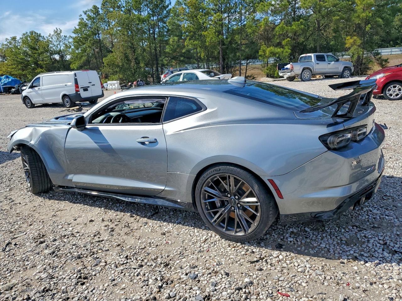 2023 Chevrolet Camaro Zl1 - Image 2