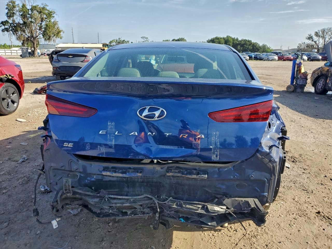 2019 Hyundai Elantra Se - Фото 6