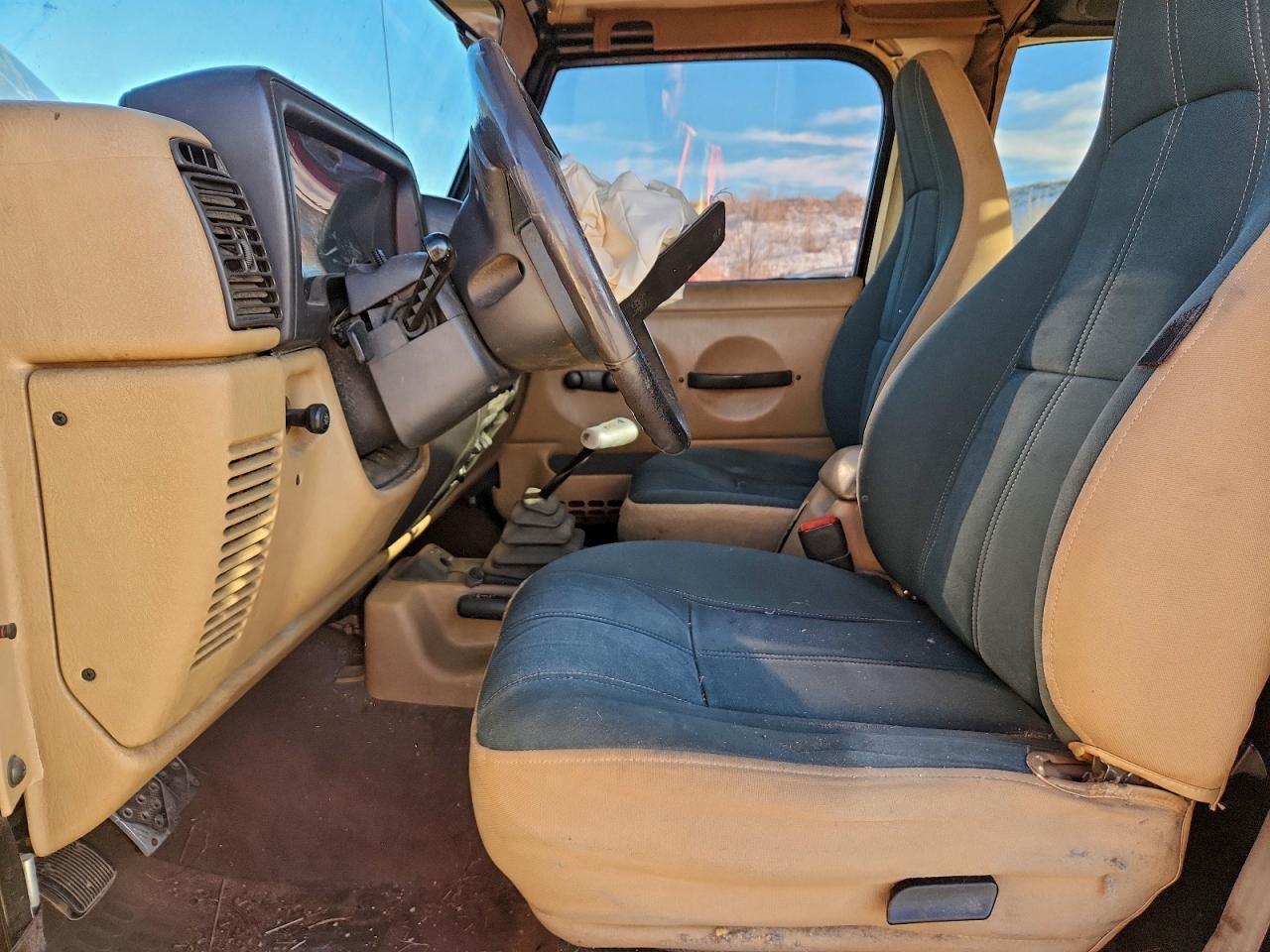 1999 Jeep Wrangler / Tj Sahara - Image 7