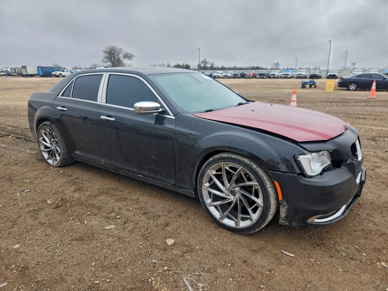 2015 Chrysler 300C - Image 4