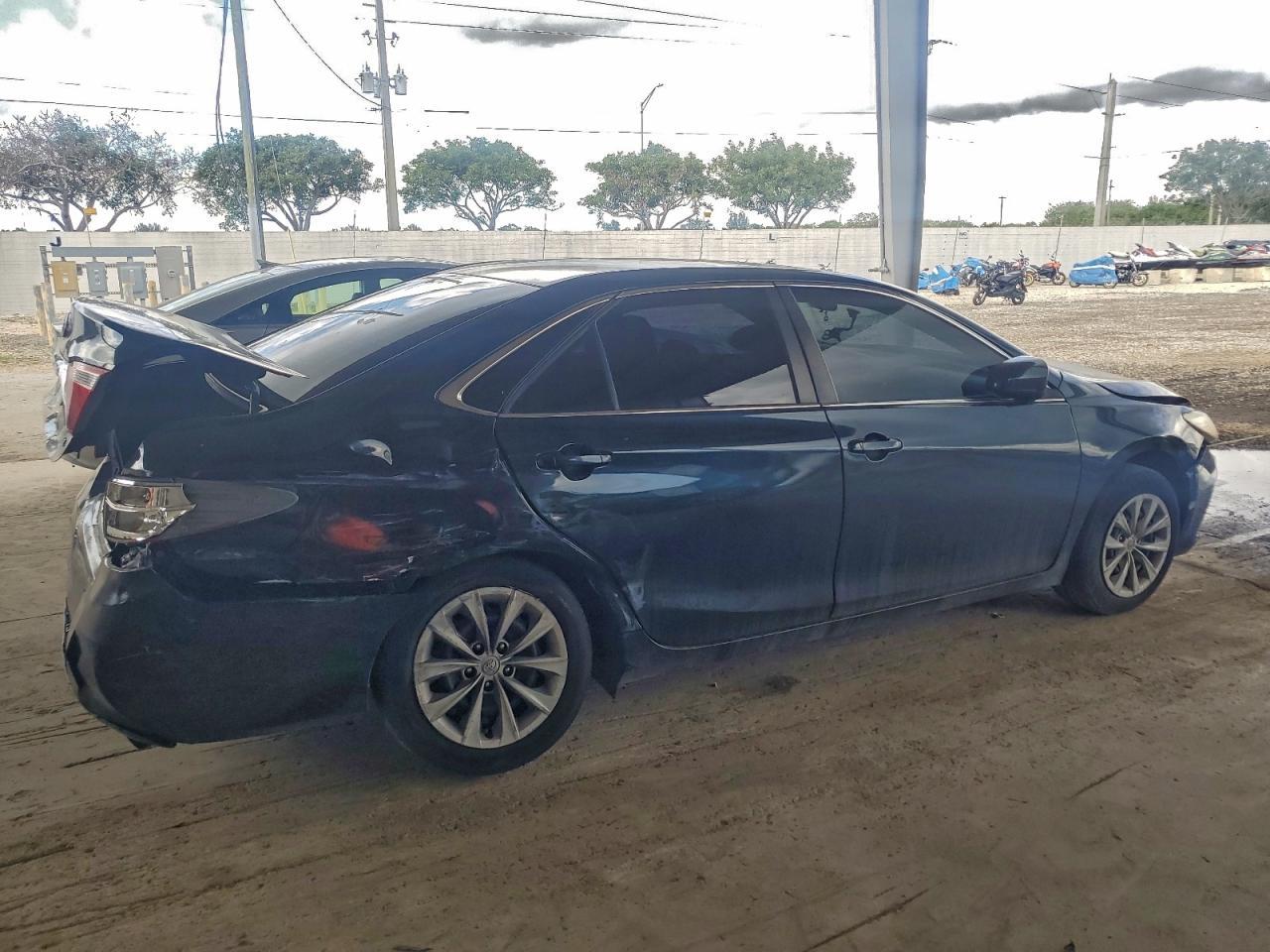 2017 Toyota Camry Le - Image 3