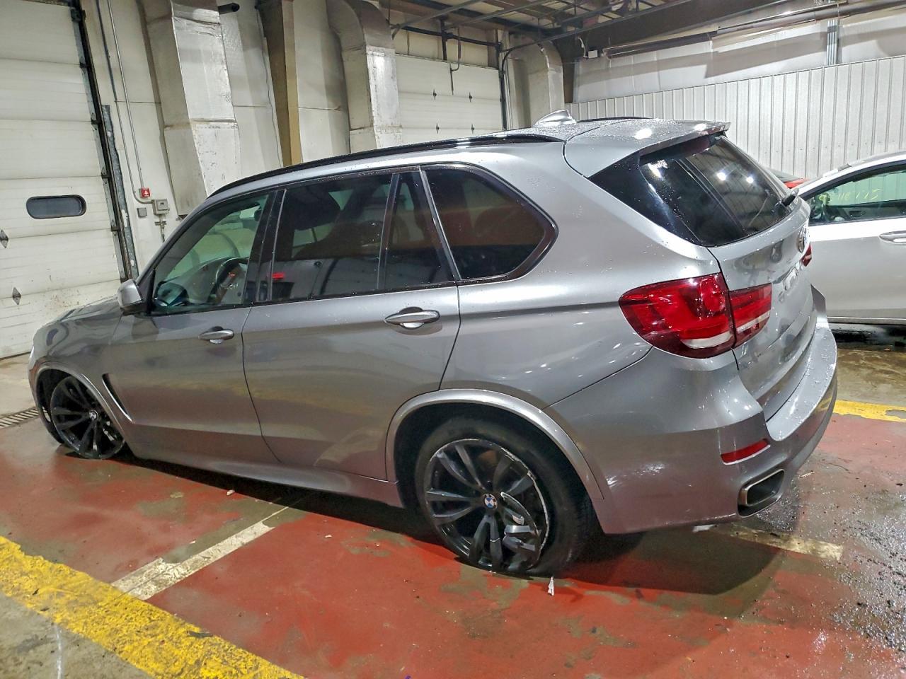 2015 BMW X5 xDrive35I - Фото 2