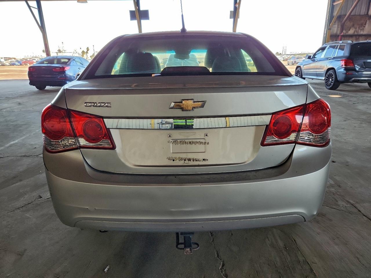 2013 Chevrolet Cruze Ls - Image 6