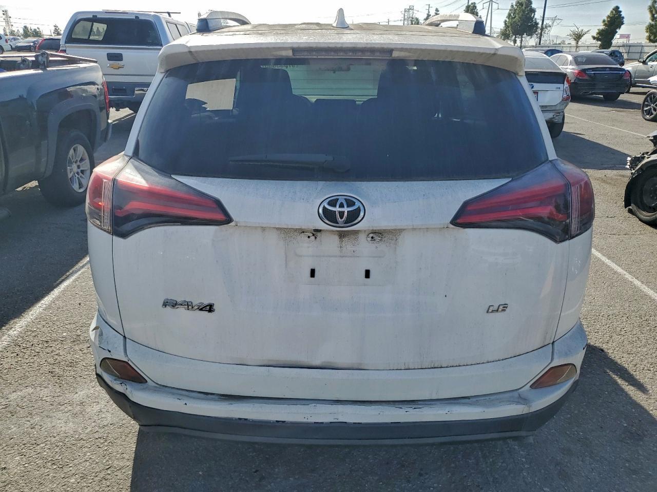 2017 Toyota Rav4 Le - Фото 6