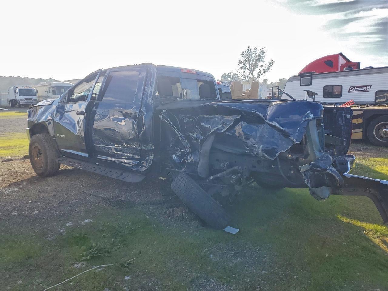 2021 Ram 2500 Tradesman - Фото 2