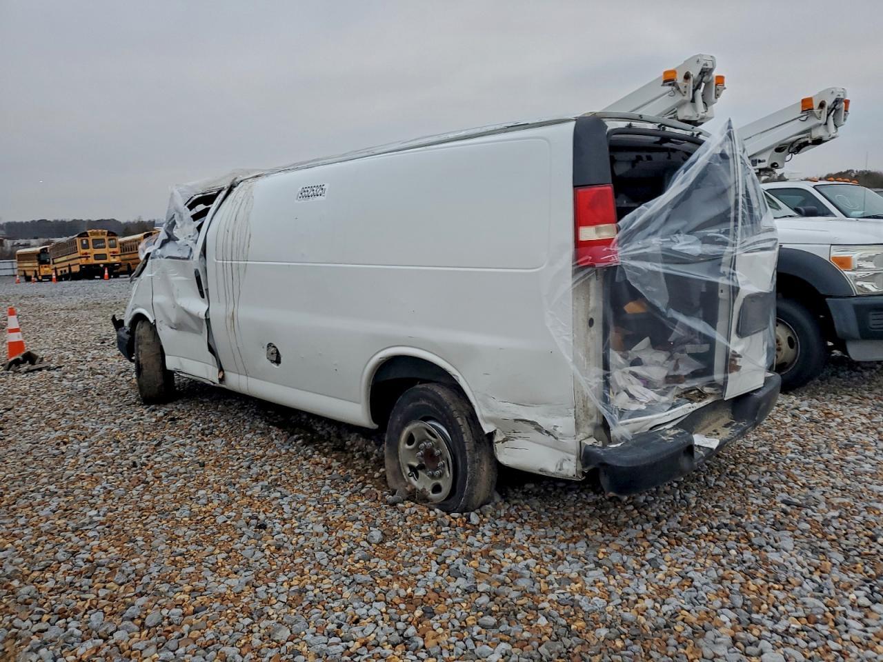 2008 Chevrolet Express 2500 Utility / Service Van - Image 2