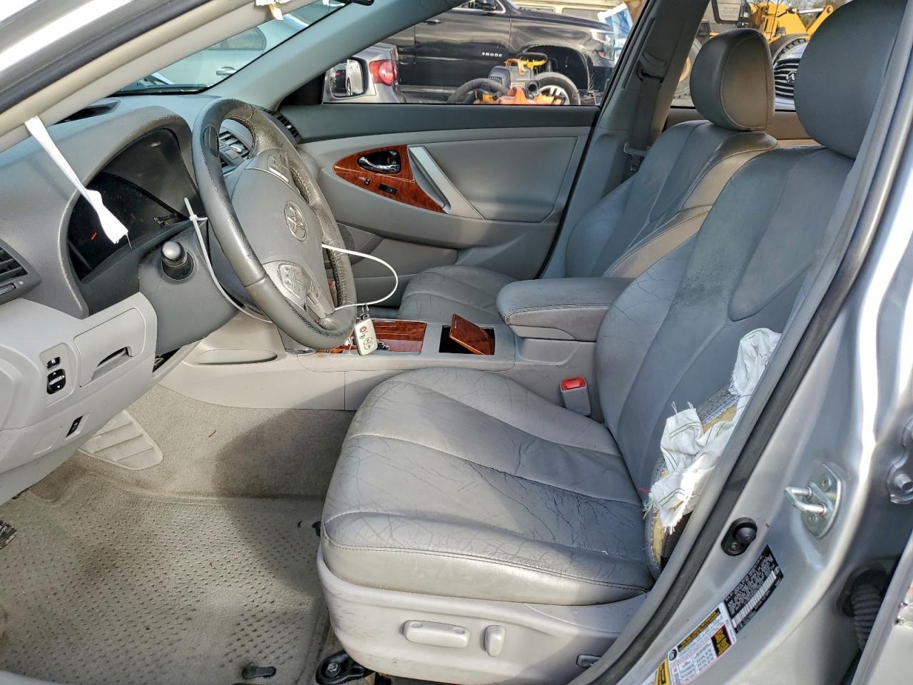 2010 Toyota Camry Se - Image 7