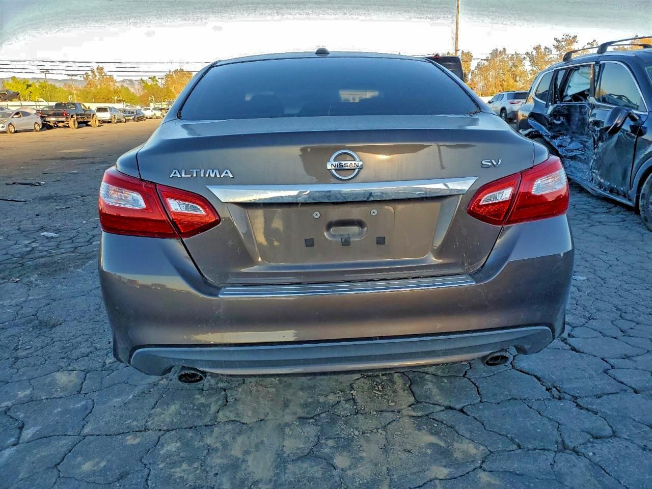 2016 Nissan Altima 2.5 - Image 6