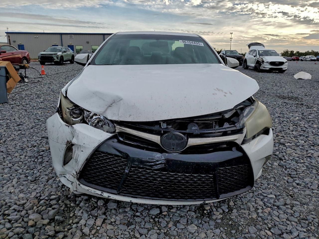 2017 Toyota Camry Le - Фото 5