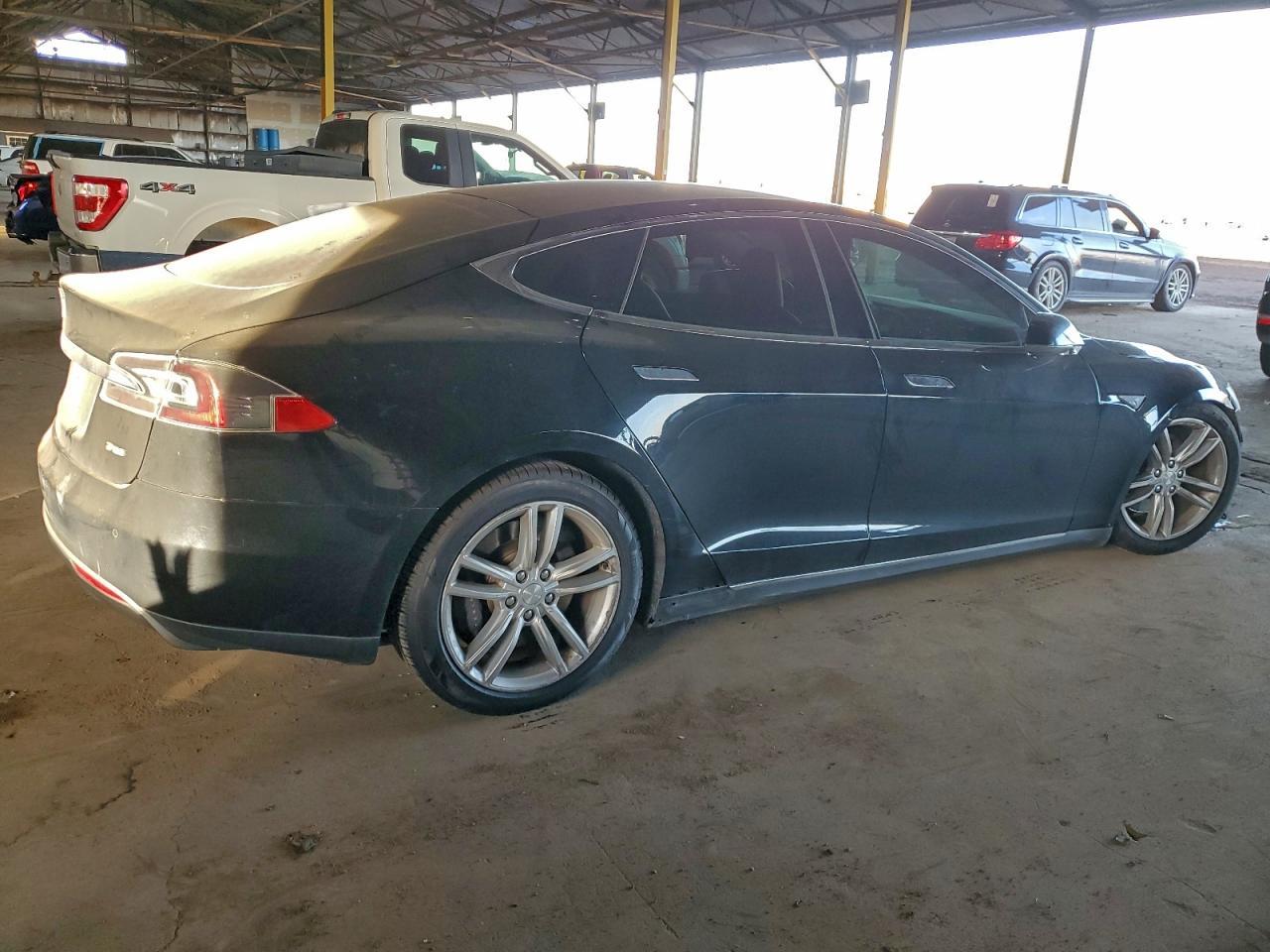2013 Tesla Model S - Image 3