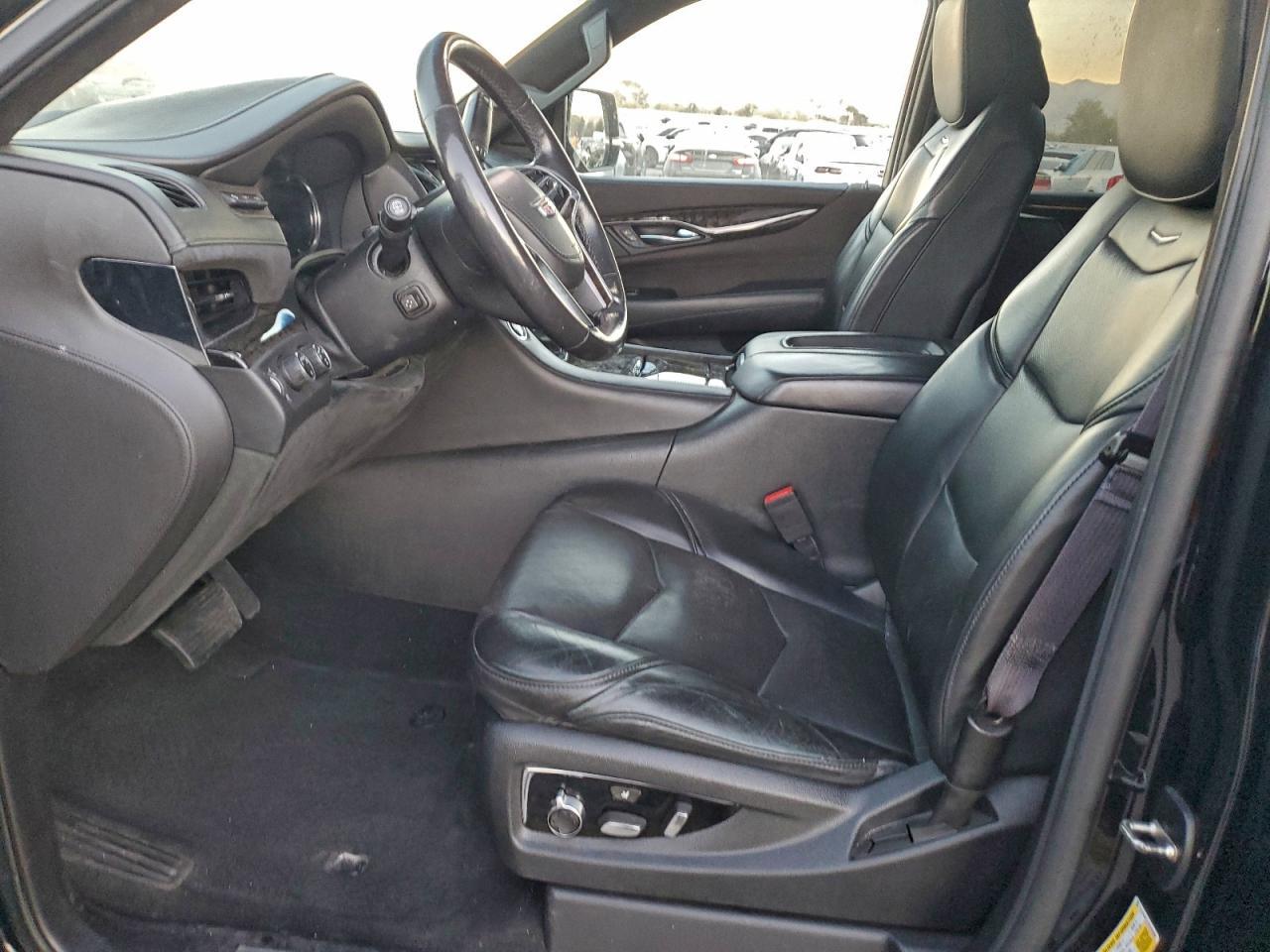 2016 Cadillac Escalade Platinum - Image 7