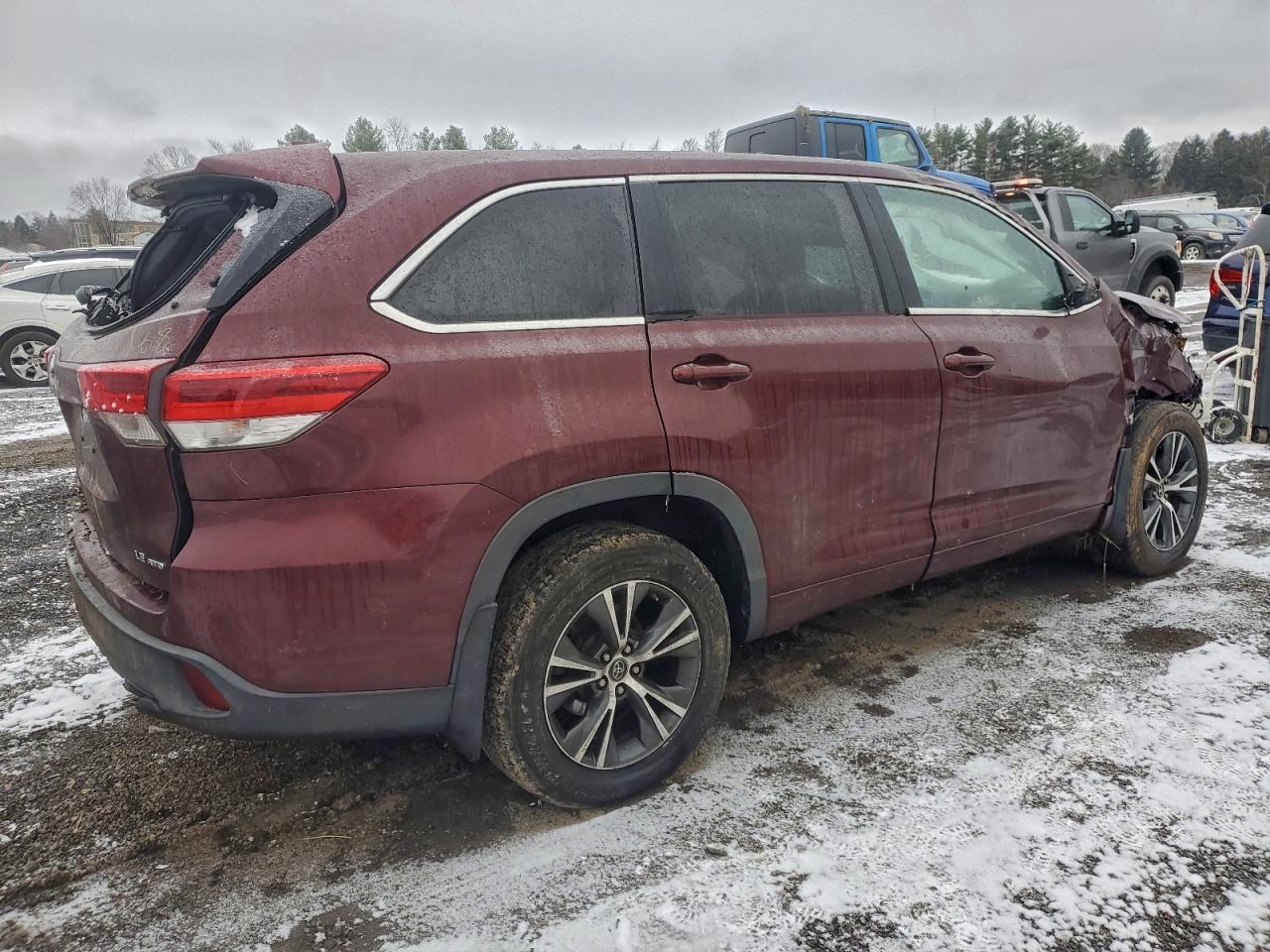 2017 Toyota Highlander Le - Фото 3