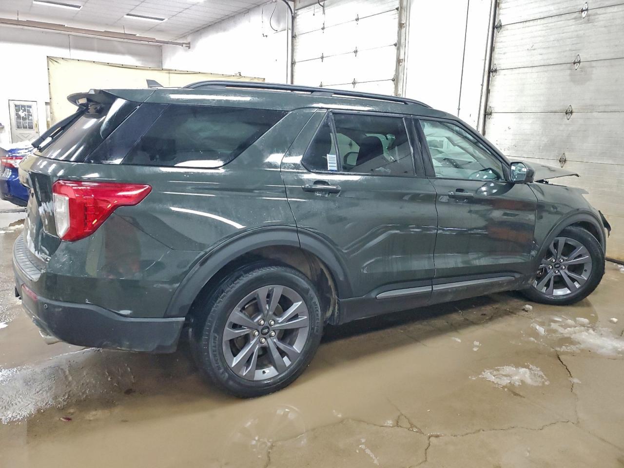 2023 Ford Explorer Xlt - Фото 3