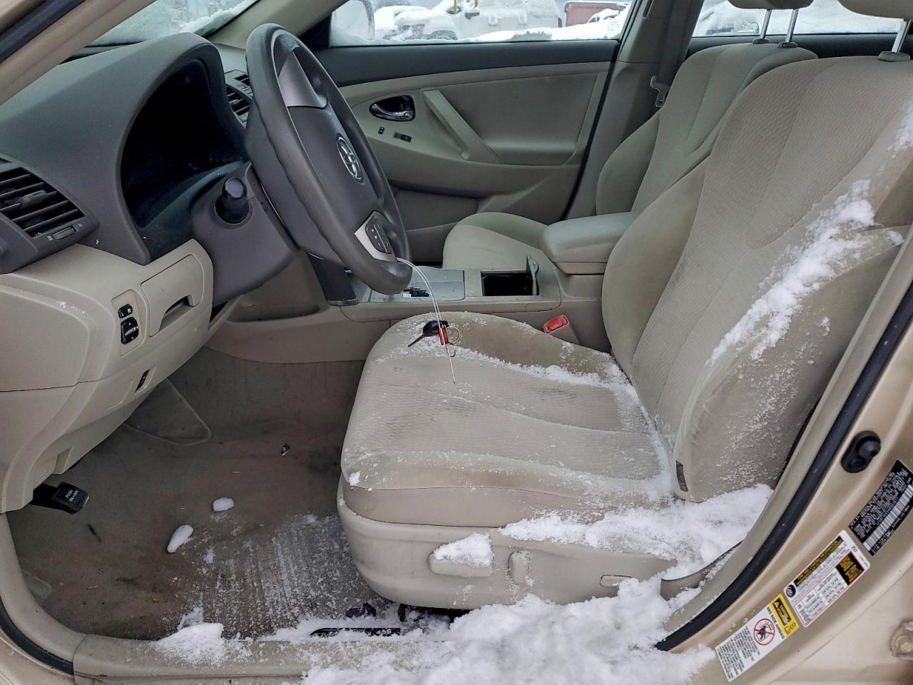 2010 Toyota Camry Base - Фото 7