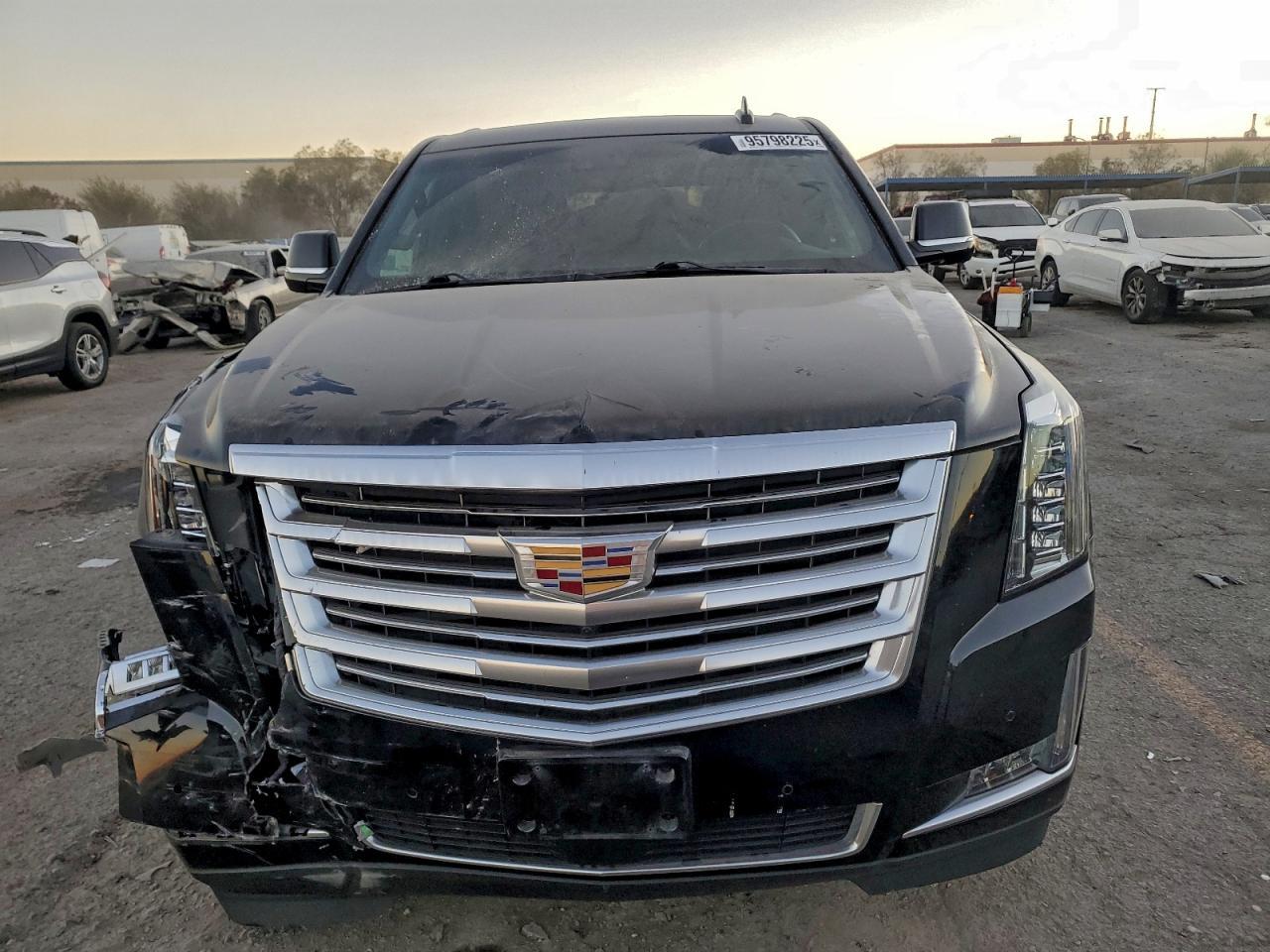 2016 Cadillac Escalade Platinum - Image 5