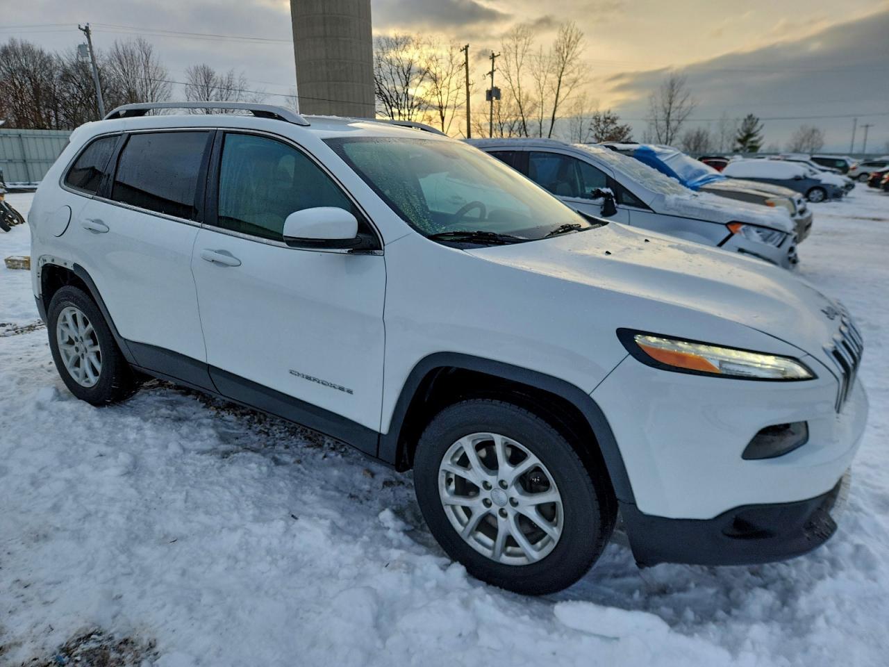 2017 Jeep Cherokee Latitude - Image 4