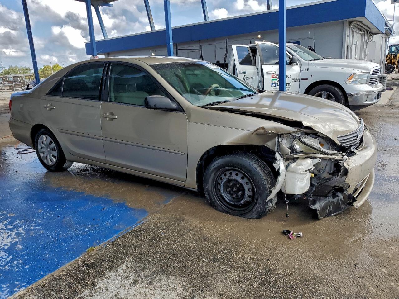 2005 Toyota Camry Le - Image 4