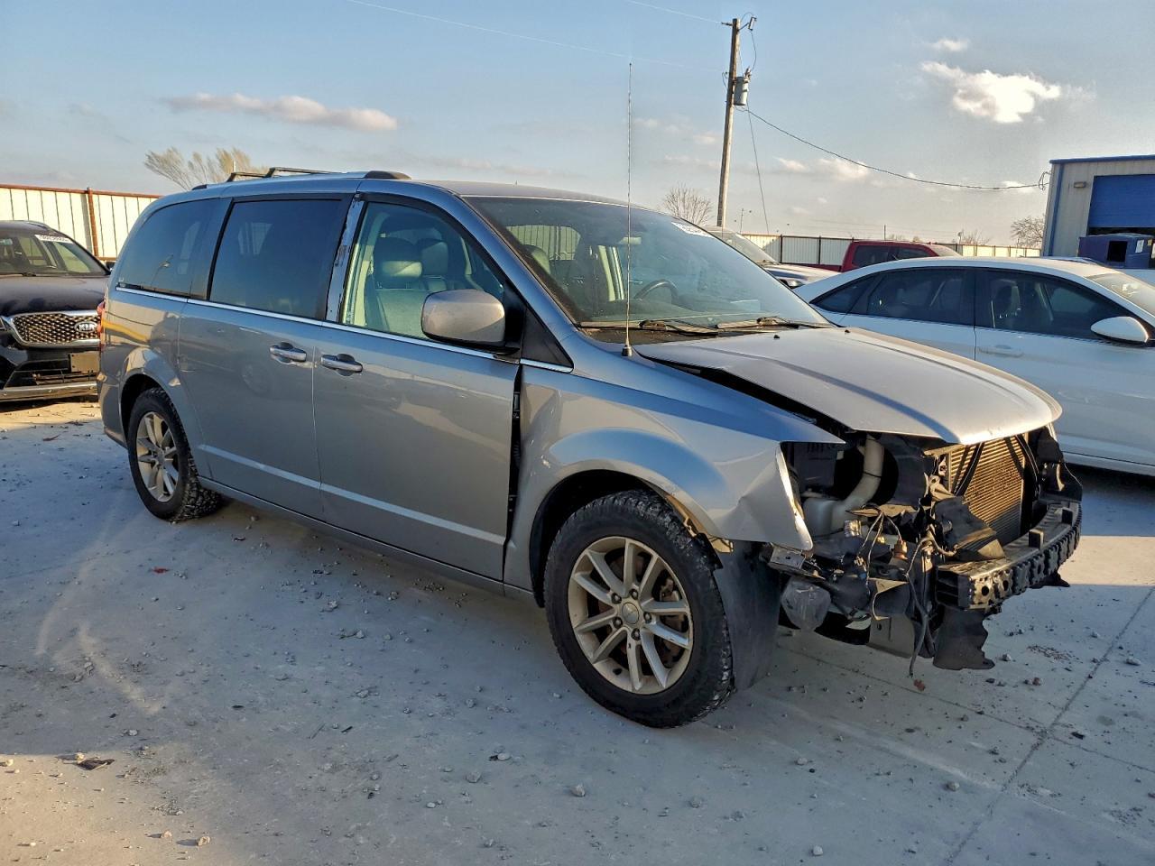 2020 Dodge Grand Caravan Sxt - Image 4