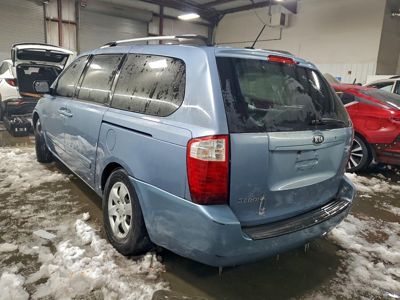 2009 Kia Sedona Ex - Image 2