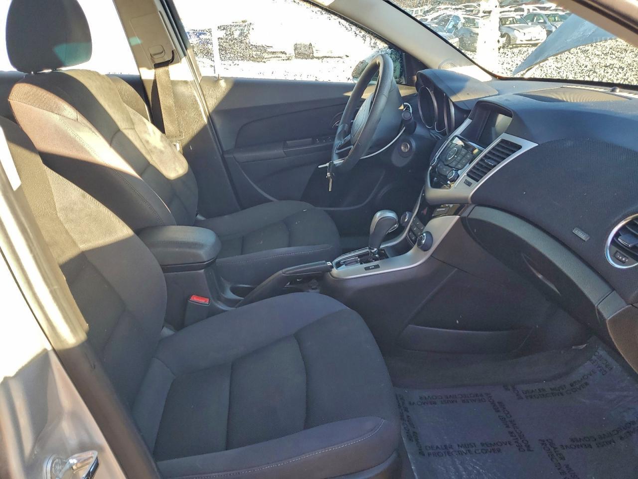 2016 Chevrolet Cruz - Image 7