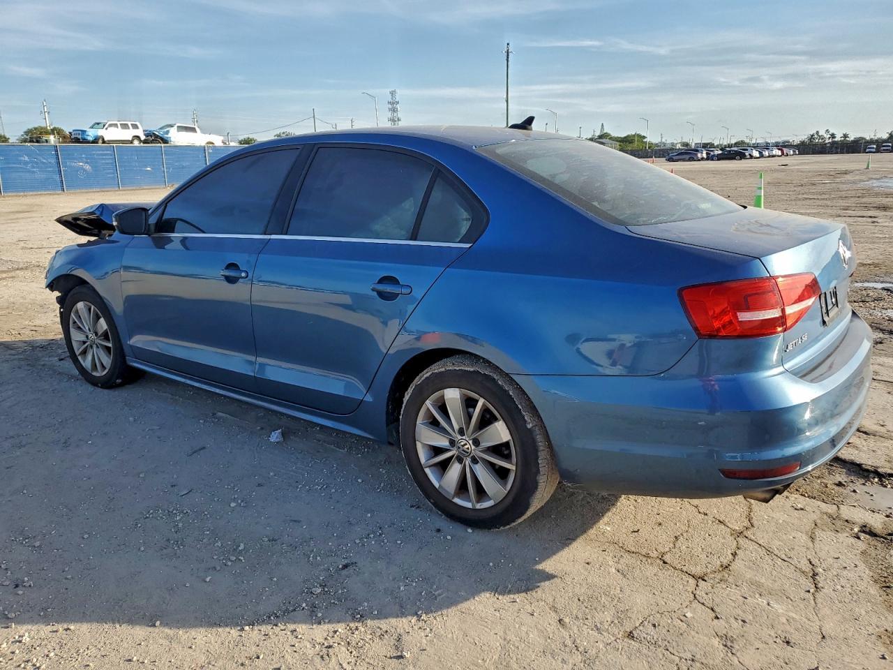2015 Volkswagen Jetta Se - Image 2
