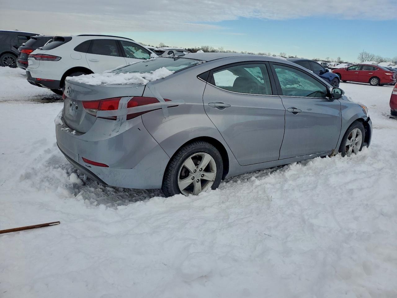 2016 Hyundai Elantra - Image 3