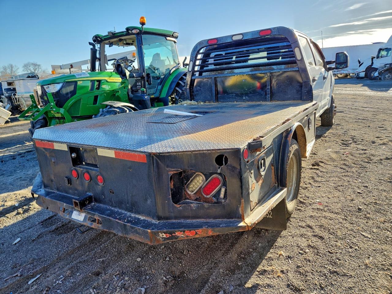 2018 Ford F350 Truck Cab And Chassis - Фото 4