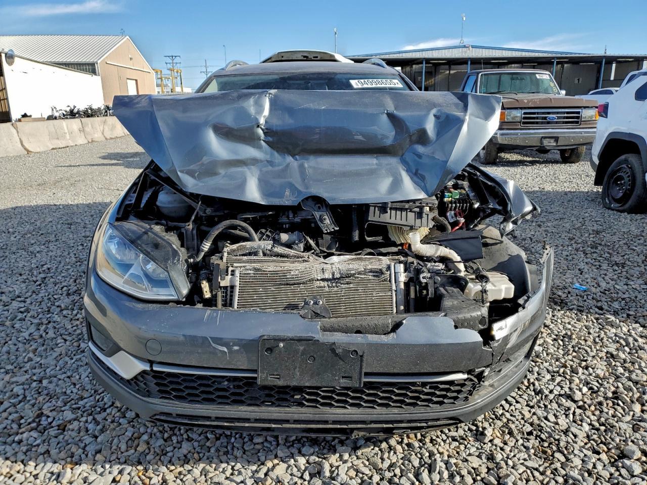 2017 Volkswagen Golf Alltrack S - Image 5