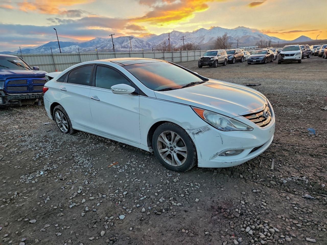 2013 Hyundai Sonata - Image 4
