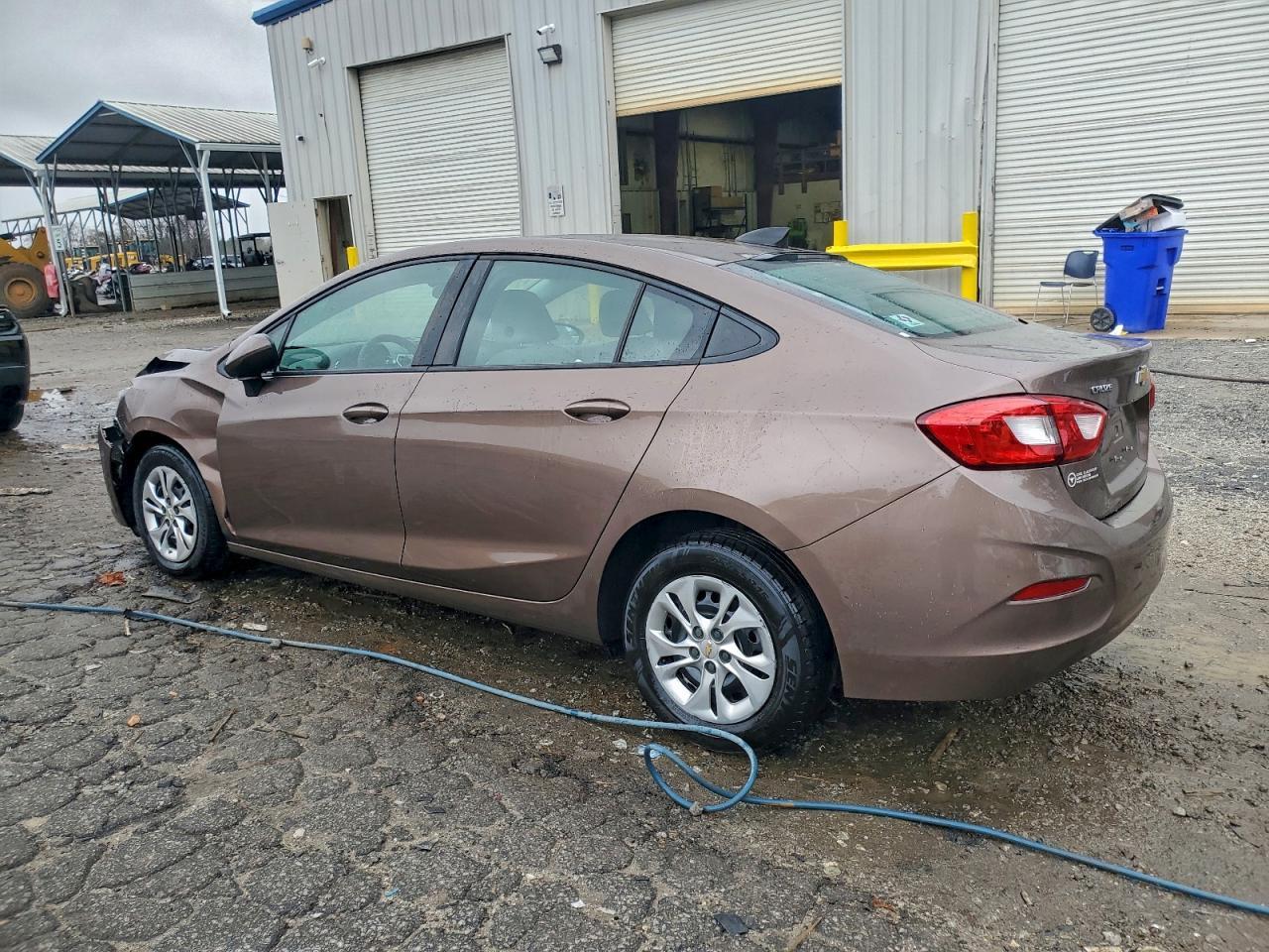 2019 Chevrolet Cruze Ls - Фото 2