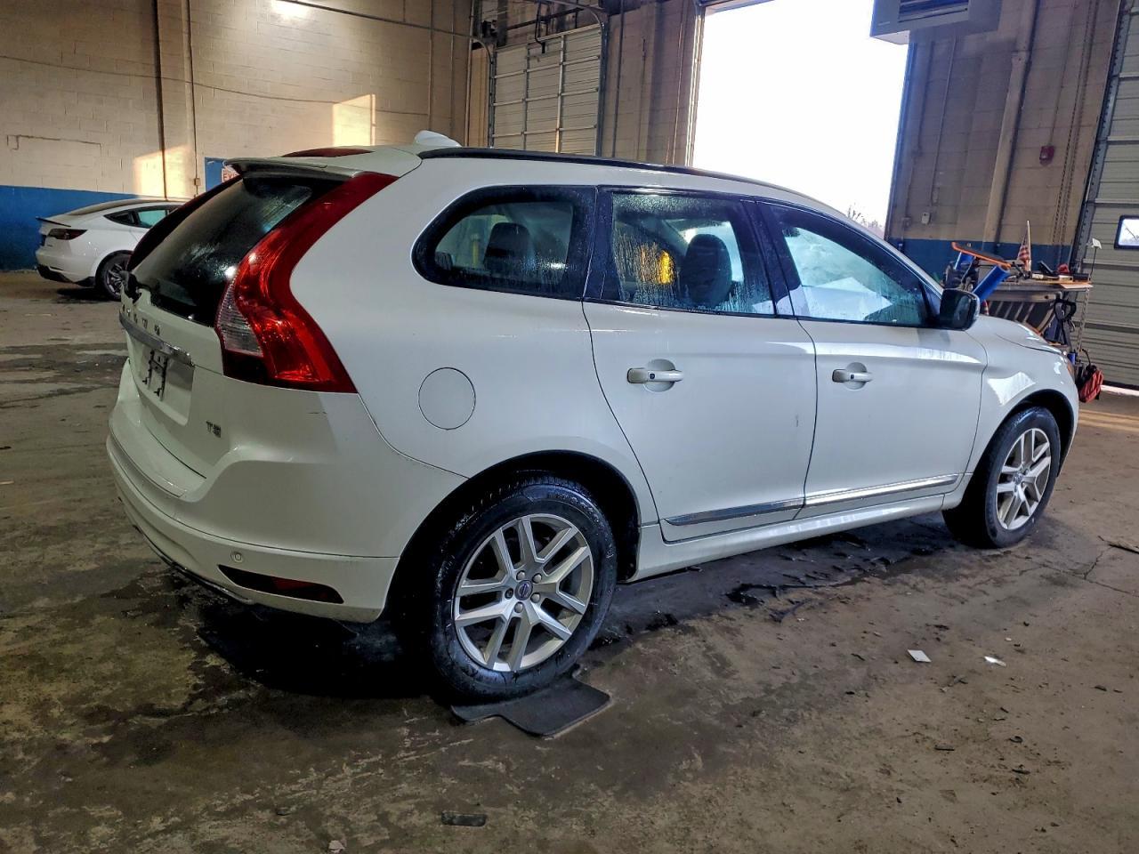 2017 Volvo Xc60 T5 - Image 3