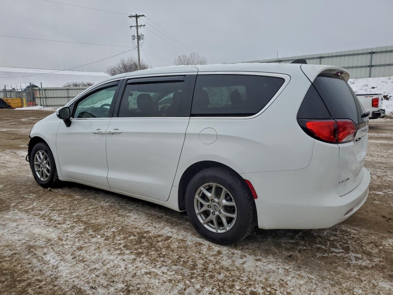 2022 Chrysler Voyager Lx - Image 2