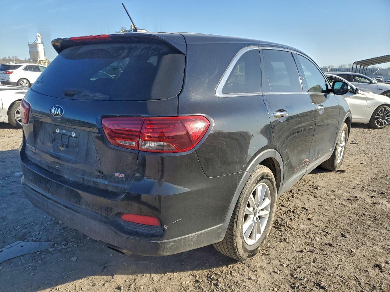 2019 Kia Sorento Lx - Image 3