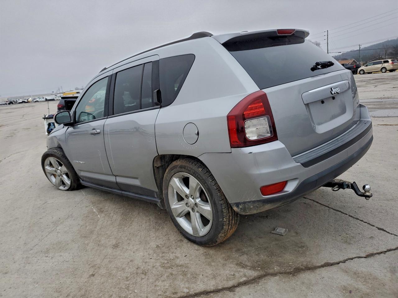 2014 Jeep Compass Latitude - Фото 2
