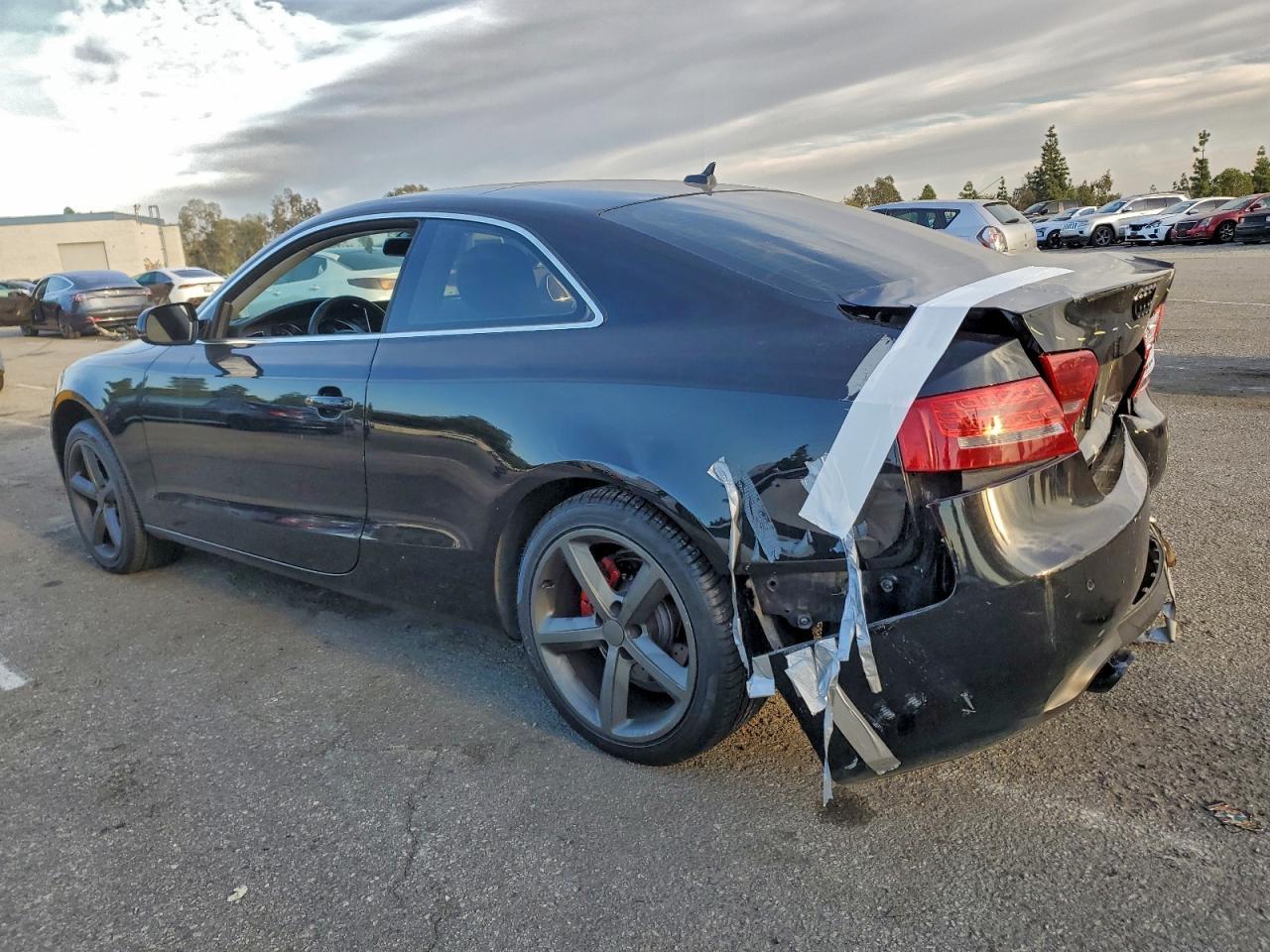 2010 Audi A5 Premium Plus - Фото 2