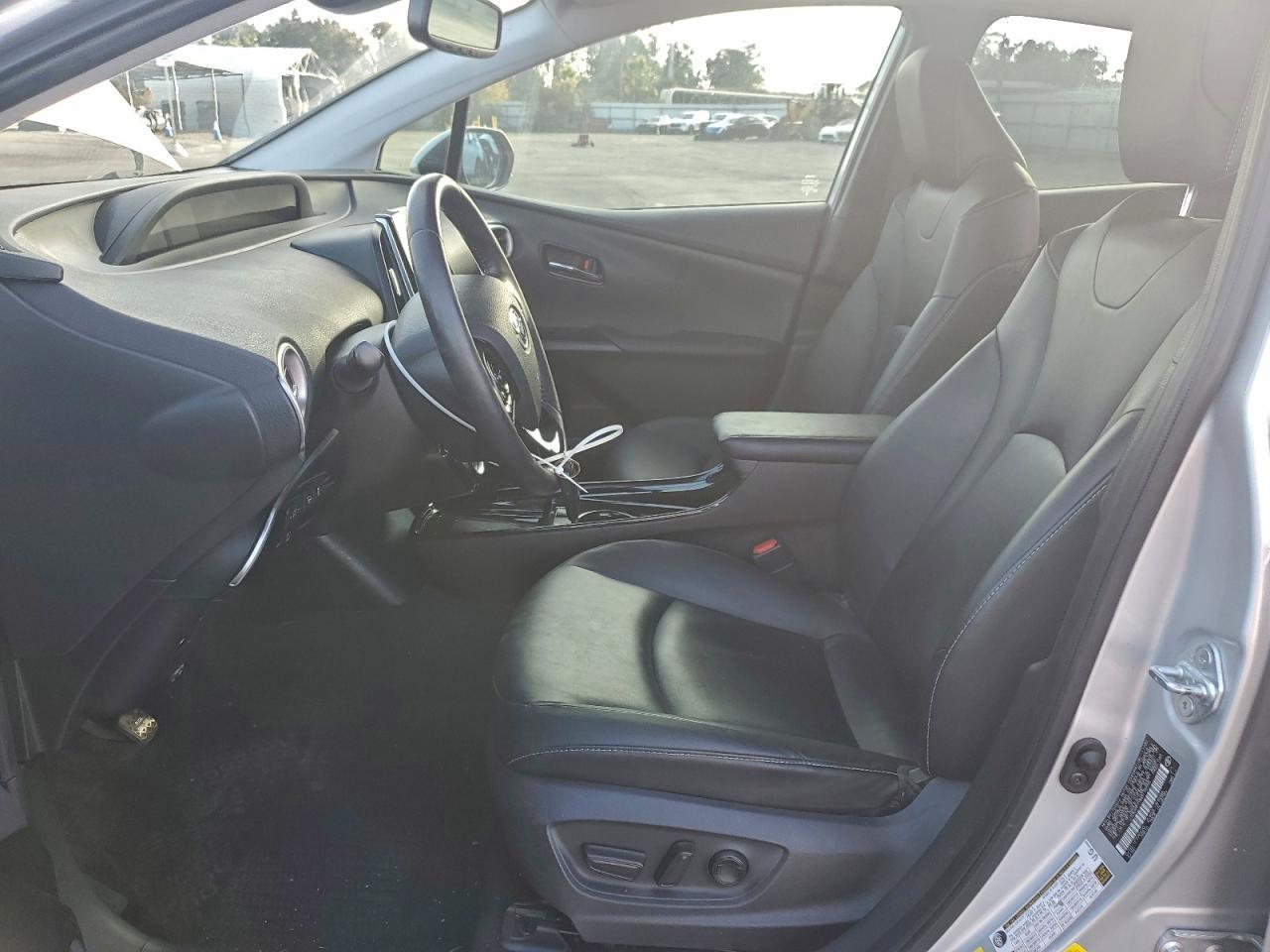 2021 Toyota Prius Prime Le - Image 7