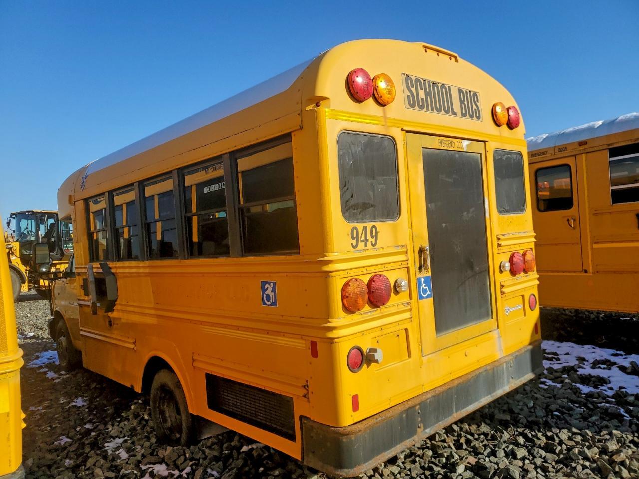 2013 Chevrolet Express School Bus - Фото 3