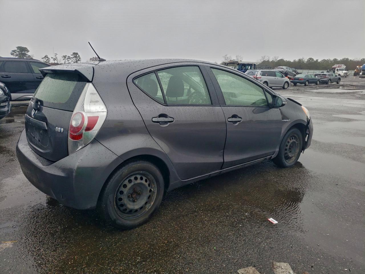 2014 Toyota Prius C - Фото 3