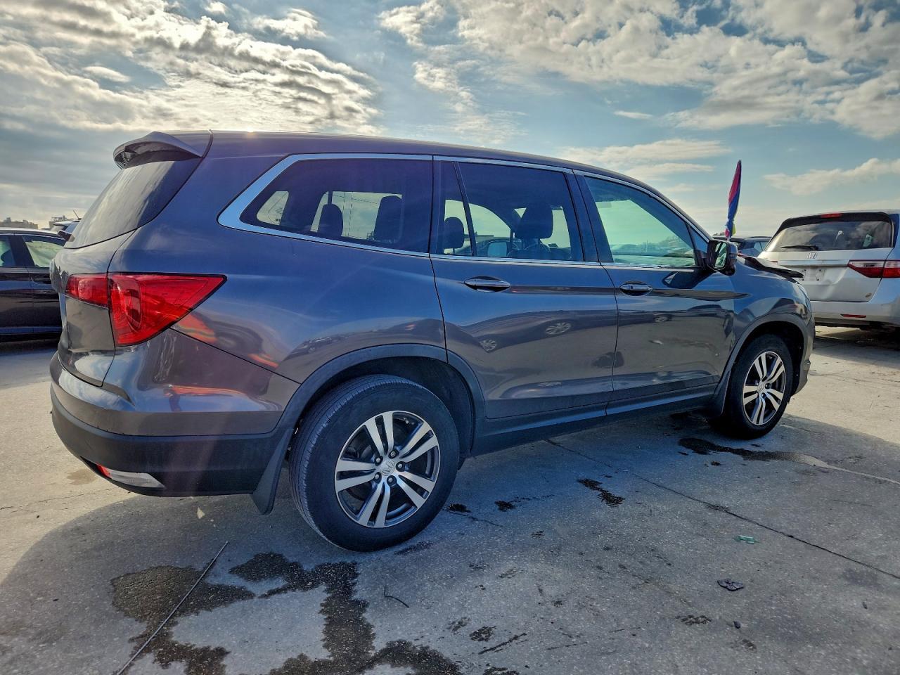 2017 Honda Pilot Exl - Image 3
