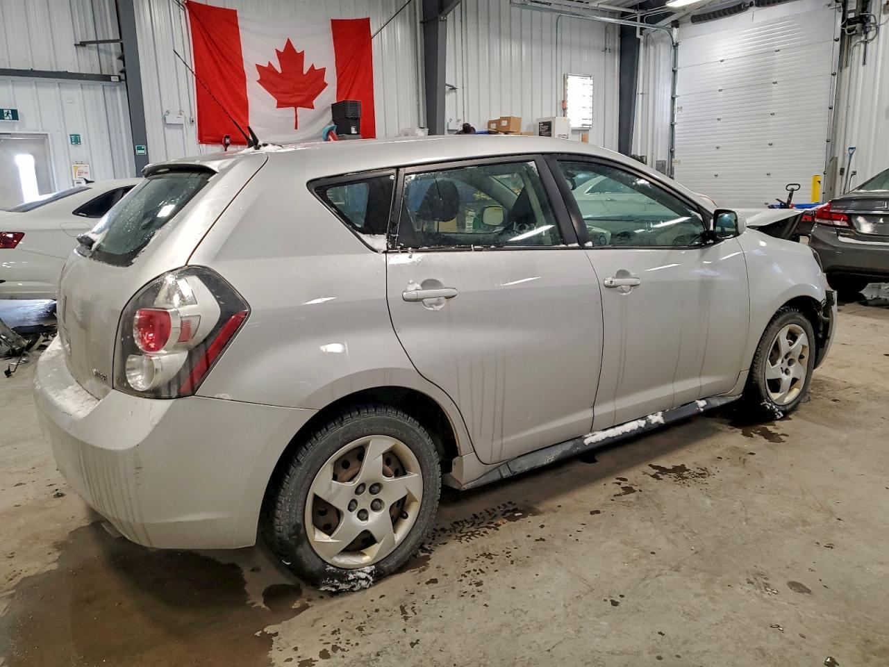 2010 Pontiac Vibe - Фото 3