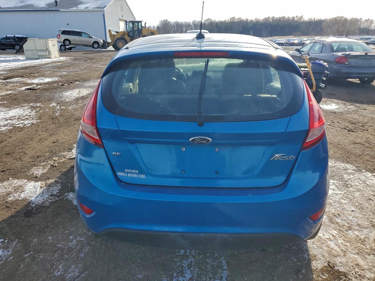 2013 Ford Fiesta Se - Фото 6