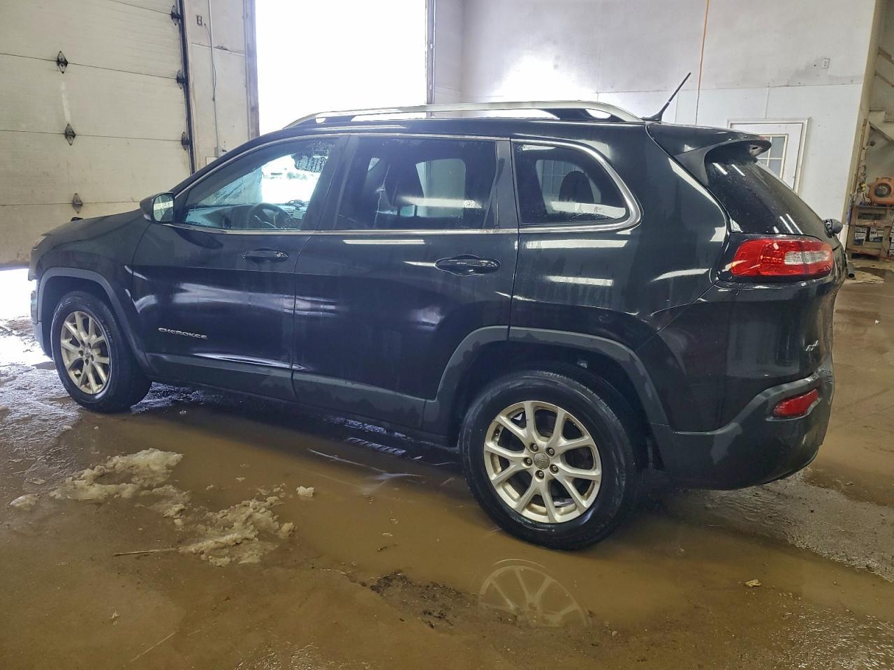 2015 Jeep Cherokee Latitude - Image 2